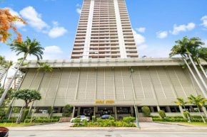 Royal Kuhio 1602 - Spacious Studio with Stunning Mountain Views in the Heart of Waikiki!
